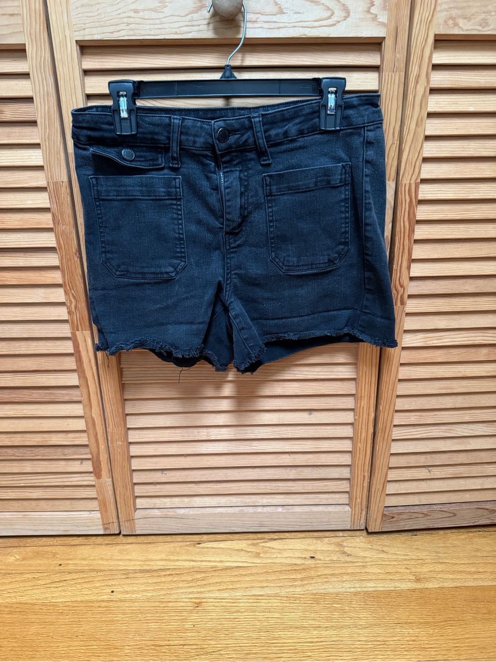 Judy Blue Black Cargo Patch Pocket Denim Shorts Frayed Raw Hem Size Large